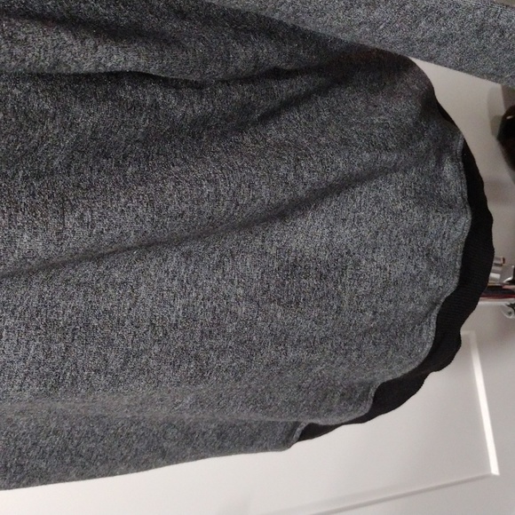 Cuffys Cape Cod grey and black zip jacket with pockets. Large - Picture 8 of 8